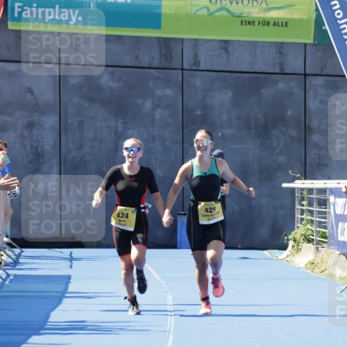 09.08.2026 - GEWOBA Citytriathlon Bremen Yannick Fuchs http://msf.ph/oto/9939612 09.08.2026 11:51:21 Ziel 424, 425 meine-sportfotos.de