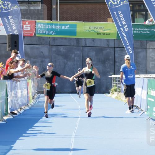 09.08.2026 - GEWOBA Citytriathlon Bremen Yannick Fuchs http://msf.ph/oto/9939614 09.08.2026 11:51:22 Ziel 424, 425 meine-sportfotos.de