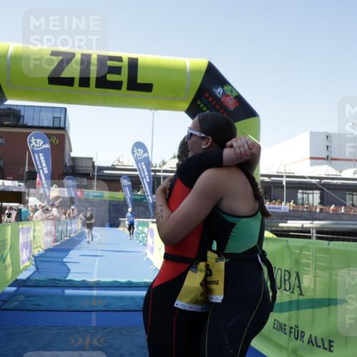 09.08.2026 - GEWOBA Citytriathlon Bremen Yannick Fuchs http://msf.ph/oto/9939670 09.08.2026 11:51:30 Ziel 424, 425, 435 meine-sportfotos.de