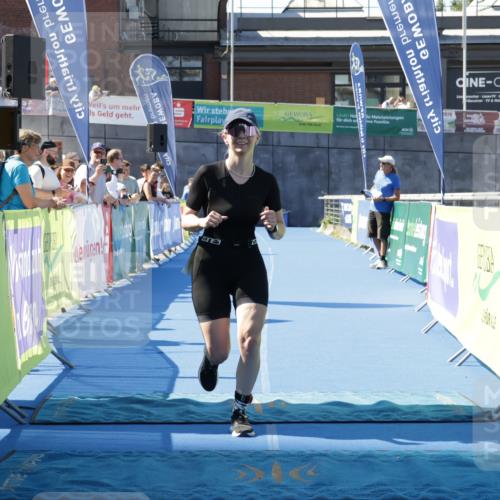 09.08.2026 - GEWOBA Citytriathlon Bremen Yannick Fuchs http://msf.ph/oto/9939694 09.08.2026 11:51:34 Ziel 435 meine-sportfotos.de
