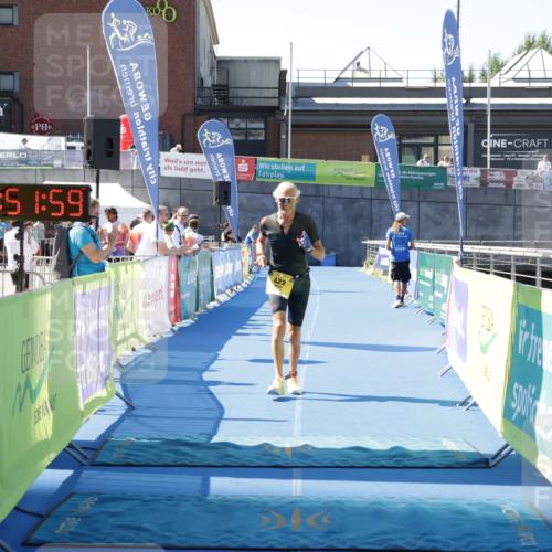 09.08.2026 - GEWOBA Citytriathlon Bremen Yannick Fuchs http://msf.ph/oto/9939710 09.08.2026 11:52:03 Ziel 422 meine-sportfotos.de