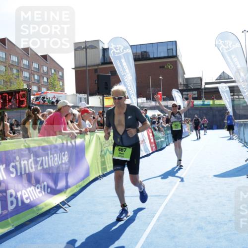 09.08.2026 - GEWOBA Citytriathlon Bremen Yannick Fuchs http://msf.ph/oto/9939711 09.08.2026 15:33:39 Ziel 463, 467 meine-sportfotos.de