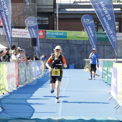 09.08.2026 - GEWOBA Citytriathlon Bremen Yannick Fuchs http://msf.ph/oto/9939753 09.08.2026 11:53:37 Ziel 446 meine-sportfotos.de