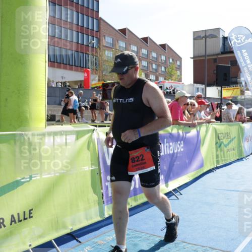 09.08.2026 - GEWOBA Citytriathlon Bremen Yannick Fuchs http://msf.ph/oto/9939769 09.08.2026 15:33:51 Ziel 297, 822 meine-sportfotos.de