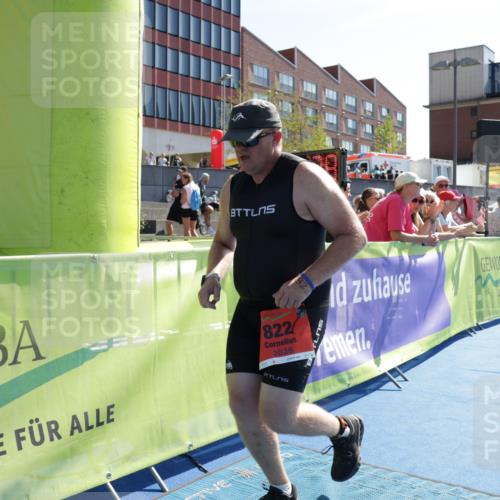 09.08.2026 - GEWOBA Citytriathlon Bremen Yannick Fuchs http://msf.ph/oto/9939771 09.08.2026 15:33:51 Ziel 297, 822 meine-sportfotos.de