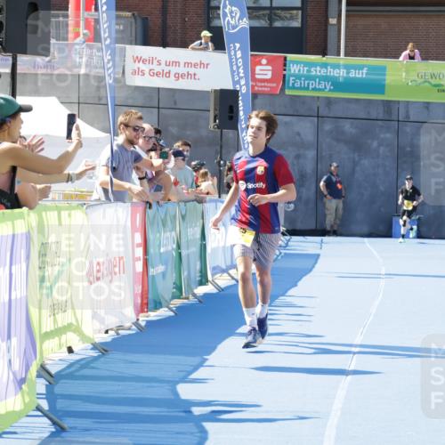 09.08.2026 - GEWOBA Citytriathlon Bremen Yannick Fuchs http://msf.ph/oto/9939802 09.08.2026 11:54:48 Ziel 525 meine-sportfotos.de