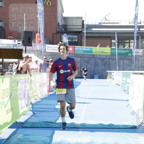 09.08.2026 - GEWOBA Citytriathlon Bremen Yannick Fuchs http://msf.ph/oto/9939814 09.08.2026 11:54:50 Ziel 525 meine-sportfotos.de
