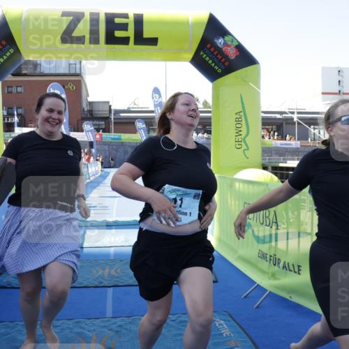 09.08.2026 - GEWOBA Citytriathlon Bremen Yannick Fuchs http://msf.ph/oto/9939850 09.08.2026 11:56:13 Ziel 11 meine-sportfotos.de