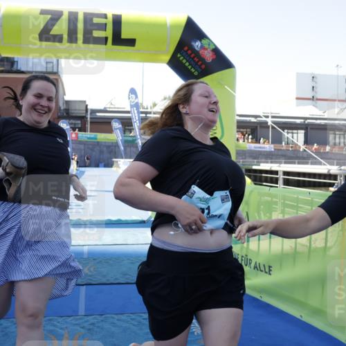 09.08.2026 - GEWOBA Citytriathlon Bremen Yannick Fuchs http://msf.ph/oto/9939853 09.08.2026 11:56:13 Ziel 11 meine-sportfotos.de