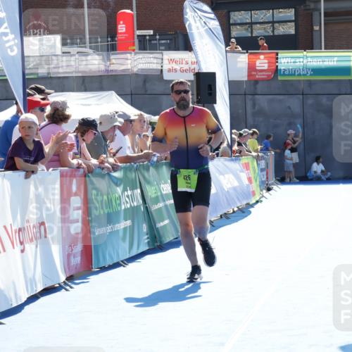 09.08.2026 - GEWOBA Citytriathlon Bremen Yannick Fuchs http://msf.ph/oto/9939884 09.08.2026 15:34:41 Ziel 426 meine-sportfotos.de