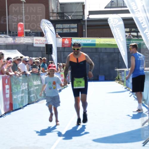 09.08.2026 - GEWOBA Citytriathlon Bremen Yannick Fuchs http://msf.ph/oto/9939921 09.08.2026 15:34:58 Ziel 379 meine-sportfotos.de