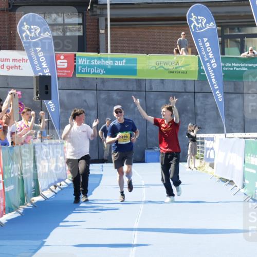 09.08.2026 - GEWOBA Citytriathlon Bremen Yannick Fuchs http://msf.ph/oto/9939928 09.08.2026 11:57:30 Ziel 420 meine-sportfotos.de