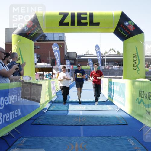 09.08.2026 - GEWOBA Citytriathlon Bremen Yannick Fuchs http://msf.ph/oto/9939955 09.08.2026 11:57:35 Ziel 420 meine-sportfotos.de