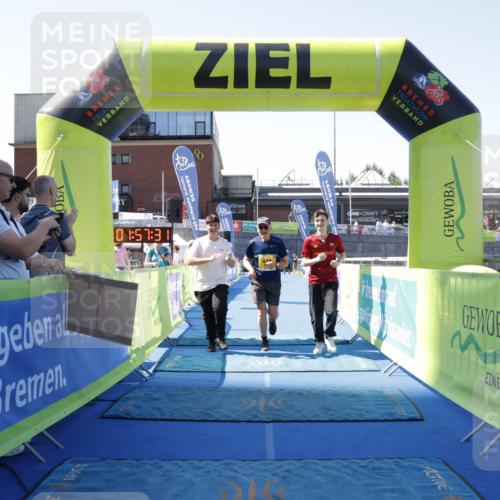 09.08.2026 - GEWOBA Citytriathlon Bremen Yannick Fuchs http://msf.ph/oto/9939957 09.08.2026 11:57:35 Ziel 420 meine-sportfotos.de