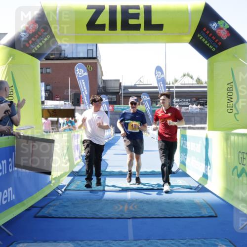 09.08.2026 - GEWOBA Citytriathlon Bremen Yannick Fuchs http://msf.ph/oto/9939964 09.08.2026 11:57:36 Ziel 420 meine-sportfotos.de