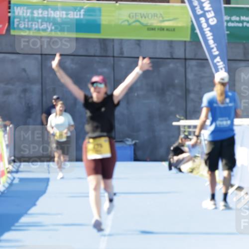 09.08.2026 - GEWOBA Citytriathlon Bremen Yannick Fuchs http://msf.ph/oto/9939976 09.08.2026 11:58:06 Ziel 475 meine-sportfotos.de