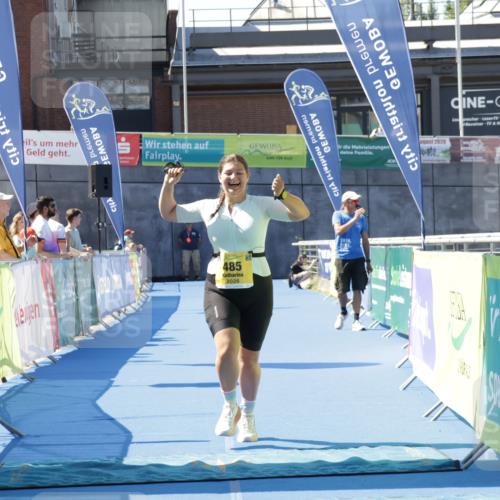 09.08.2026 - GEWOBA Citytriathlon Bremen Yannick Fuchs http://msf.ph/oto/9940011 09.08.2026 11:58:15 Ziel 485 meine-sportfotos.de