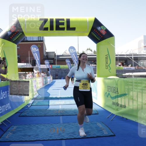 09.08.2026 - GEWOBA Citytriathlon Bremen Yannick Fuchs http://msf.ph/oto/9940024 09.08.2026 11:58:18 Ziel 485 meine-sportfotos.de