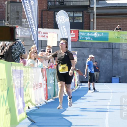 09.08.2026 - GEWOBA Citytriathlon Bremen Yannick Fuchs http://msf.ph/oto/9940027 09.08.2026 12:01:19 Ziel 466 meine-sportfotos.de