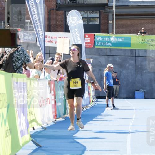 09.08.2026 - GEWOBA Citytriathlon Bremen Yannick Fuchs http://msf.ph/oto/9940029 09.08.2026 12:01:19 Ziel 466 meine-sportfotos.de