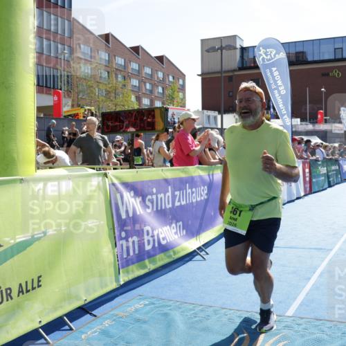 09.08.2026 - GEWOBA Citytriathlon Bremen Yannick Fuchs http://msf.ph/oto/9940058 09.08.2026 15:35:50 Ziel 461, 516 meine-sportfotos.de