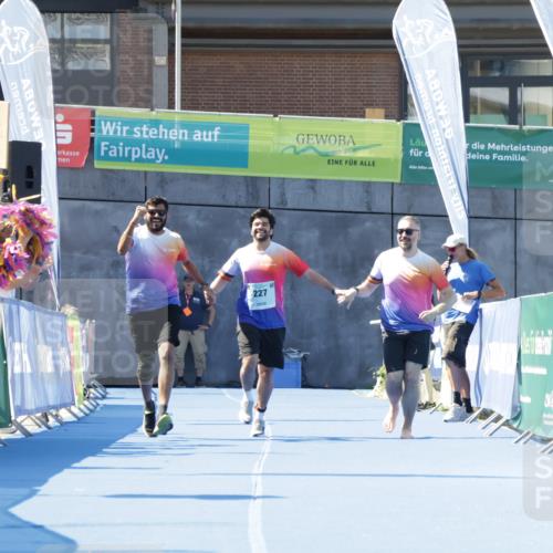 09.08.2026 - GEWOBA Citytriathlon Bremen Yannick Fuchs http://msf.ph/oto/9940072 09.08.2026 12:02:27 Ziel 227 meine-sportfotos.de