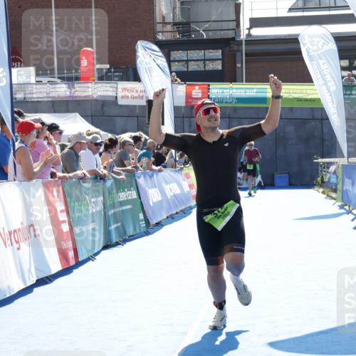 09.08.2026 - GEWOBA Citytriathlon Bremen Yannick Fuchs http://msf.ph/oto/9940073 09.08.2026 15:35:58 Ziel 372 meine-sportfotos.de
