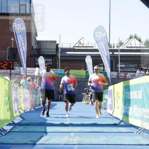 09.08.2026 - GEWOBA Citytriathlon Bremen Yannick Fuchs http://msf.ph/oto/9940076 09.08.2026 12:02:31 Ziel 227 meine-sportfotos.de