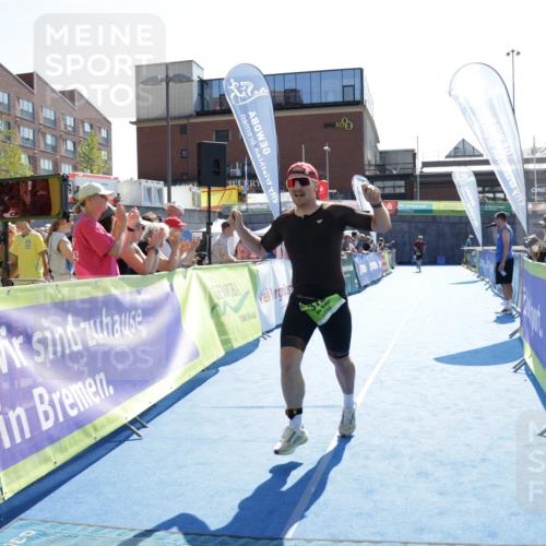 09.08.2026 - GEWOBA Citytriathlon Bremen Yannick Fuchs http://msf.ph/oto/9940082 09.08.2026 15:35:59 Ziel 372 meine-sportfotos.de