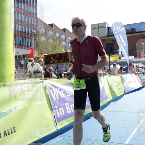 09.08.2026 - GEWOBA Citytriathlon Bremen Yannick Fuchs http://msf.ph/oto/9940122 09.08.2026 15:36:10 Ziel 474 meine-sportfotos.de