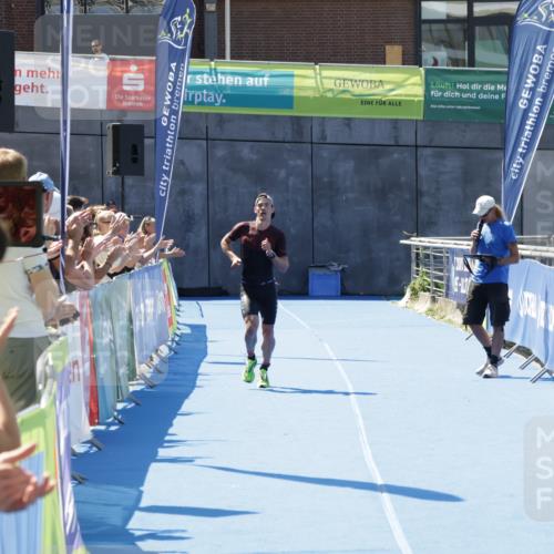 09.08.2026 - GEWOBA Citytriathlon Bremen Yannick Fuchs http://msf.ph/oto/9940159 09.08.2026 13:24:43 Ziel 699 meine-sportfotos.de
