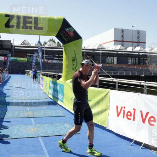 09.08.2026 - GEWOBA Citytriathlon Bremen Yannick Fuchs http://msf.ph/oto/9940191 09.08.2026 13:24:52 Ziel 699 meine-sportfotos.de