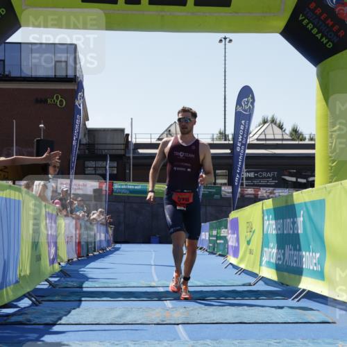 09.08.2026 - GEWOBA Citytriathlon Bremen Yannick Fuchs http://msf.ph/oto/9940208 09.08.2026 13:25:37 Ziel 570 meine-sportfotos.de