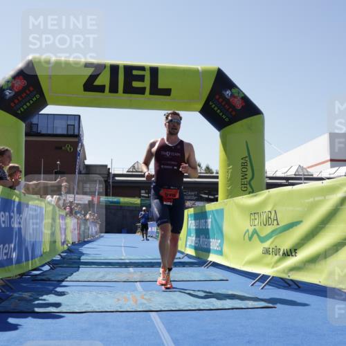 09.08.2026 - GEWOBA Citytriathlon Bremen Yannick Fuchs http://msf.ph/oto/9940214 09.08.2026 13:25:38 Ziel 570 meine-sportfotos.de