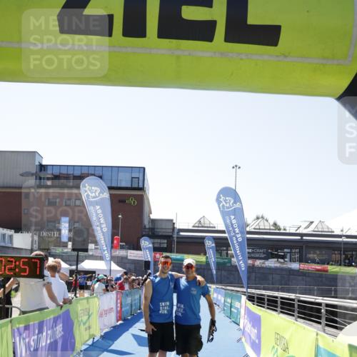 09.08.2026 - GEWOBA Citytriathlon Bremen Yannick Fuchs http://msf.ph/oto/9940236 09.08.2026 13:29:19 Ziel  meine-sportfotos.de