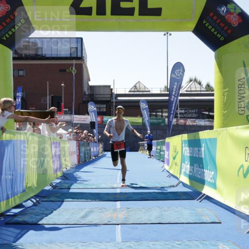 09.08.2026 - GEWOBA Citytriathlon Bremen Yannick Fuchs http://msf.ph/oto/9940269 09.08.2026 13:32:16 Ziel 684 meine-sportfotos.de
