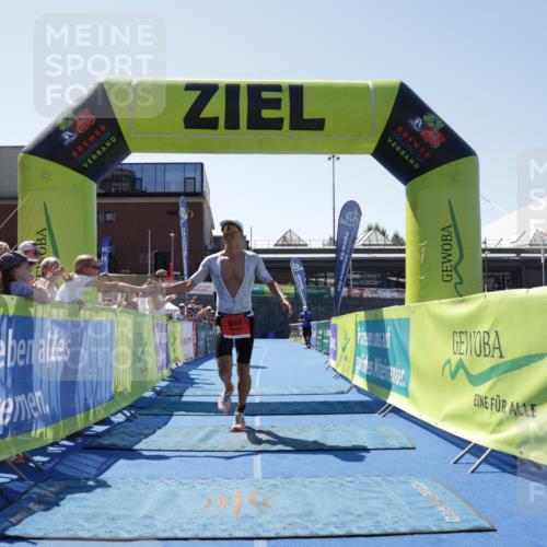 09.08.2026 - GEWOBA Citytriathlon Bremen Yannick Fuchs http://msf.ph/oto/9940275 09.08.2026 13:32:17 Ziel 684 meine-sportfotos.de