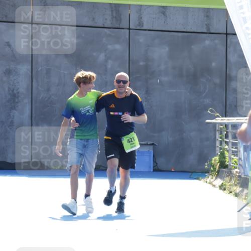 09.08.2026 - GEWOBA Citytriathlon Bremen Yannick Fuchs http://msf.ph/oto/9940276 09.08.2026 15:37:21 Ziel  meine-sportfotos.de