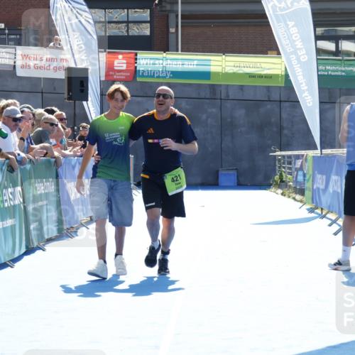 09.08.2026 - GEWOBA Citytriathlon Bremen Yannick Fuchs http://msf.ph/oto/9940287 09.08.2026 15:37:27 Ziel 421 meine-sportfotos.de