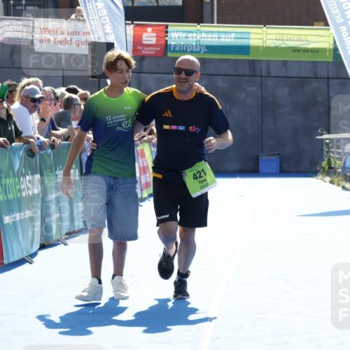 09.08.2026 - GEWOBA Citytriathlon Bremen Yannick Fuchs http://msf.ph/oto/9940289 09.08.2026 15:37:28 Ziel 421 meine-sportfotos.de