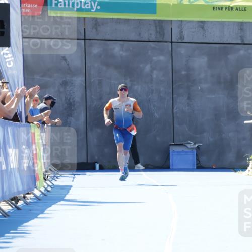 09.08.2026 - GEWOBA Citytriathlon Bremen Yannick Fuchs http://msf.ph/oto/9940293 09.08.2026 13:37:52 Ziel  meine-sportfotos.de