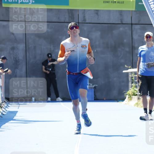 09.08.2026 - GEWOBA Citytriathlon Bremen Yannick Fuchs http://msf.ph/oto/9940300 09.08.2026 13:37:57 Ziel 650 meine-sportfotos.de
