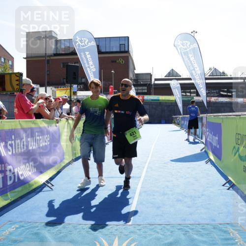 09.08.2026 - GEWOBA Citytriathlon Bremen Yannick Fuchs http://msf.ph/oto/9940303 09.08.2026 15:37:30 Ziel 421 meine-sportfotos.de