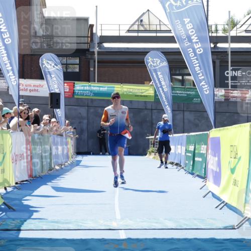 09.08.2026 - GEWOBA Citytriathlon Bremen Yannick Fuchs http://msf.ph/oto/9940305 09.08.2026 13:37:58 Ziel 650 meine-sportfotos.de