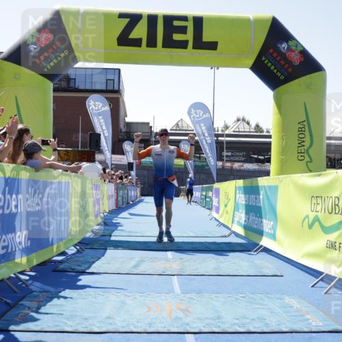 09.08.2026 - GEWOBA Citytriathlon Bremen Yannick Fuchs http://msf.ph/oto/9940316 09.08.2026 13:38:00 Ziel 650 meine-sportfotos.de