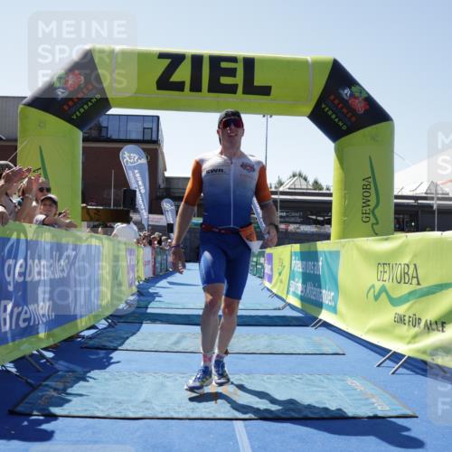 09.08.2026 - GEWOBA Citytriathlon Bremen Yannick Fuchs http://msf.ph/oto/9940321 09.08.2026 13:38:01 Ziel 650 meine-sportfotos.de