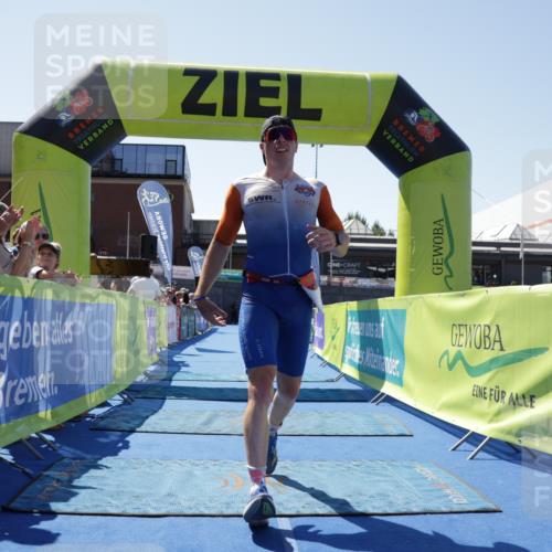 09.08.2026 - GEWOBA Citytriathlon Bremen Yannick Fuchs http://msf.ph/oto/9940323 09.08.2026 13:38:02 Ziel 650 meine-sportfotos.de