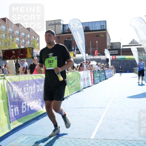09.08.2026 - GEWOBA Citytriathlon Bremen Yannick Fuchs http://msf.ph/oto/9940328 09.08.2026 15:37:53 Ziel 387 meine-sportfotos.de