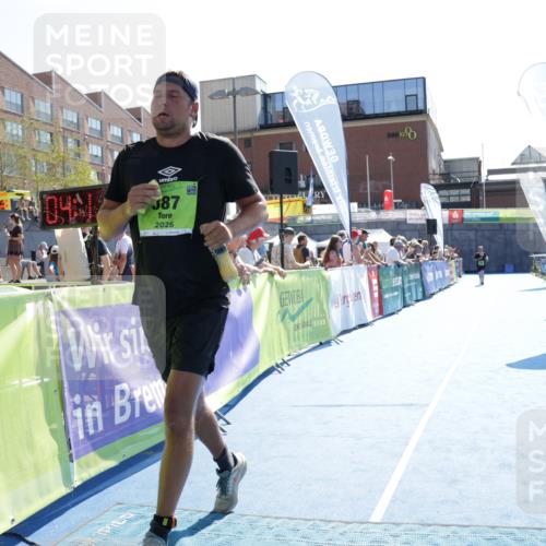 09.08.2026 - GEWOBA Citytriathlon Bremen Yannick Fuchs http://msf.ph/oto/9940330 09.08.2026 15:37:53 Ziel 387 meine-sportfotos.de