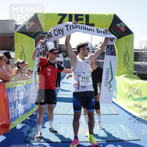 09.08.2026 - GEWOBA Citytriathlon Bremen Yannick Fuchs http://msf.ph/oto/9940388 09.08.2026 13:39:35 Ziel 1127 meine-sportfotos.de